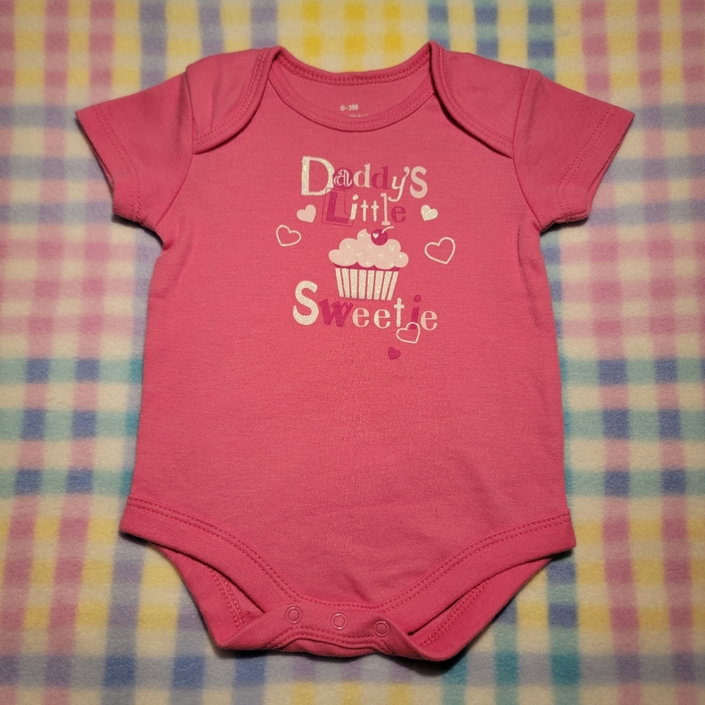 TOPSVILLE 🧁 Precious Bright Pink "Daddy's Little Sweetie" Bodysuit Onesie 0-3M